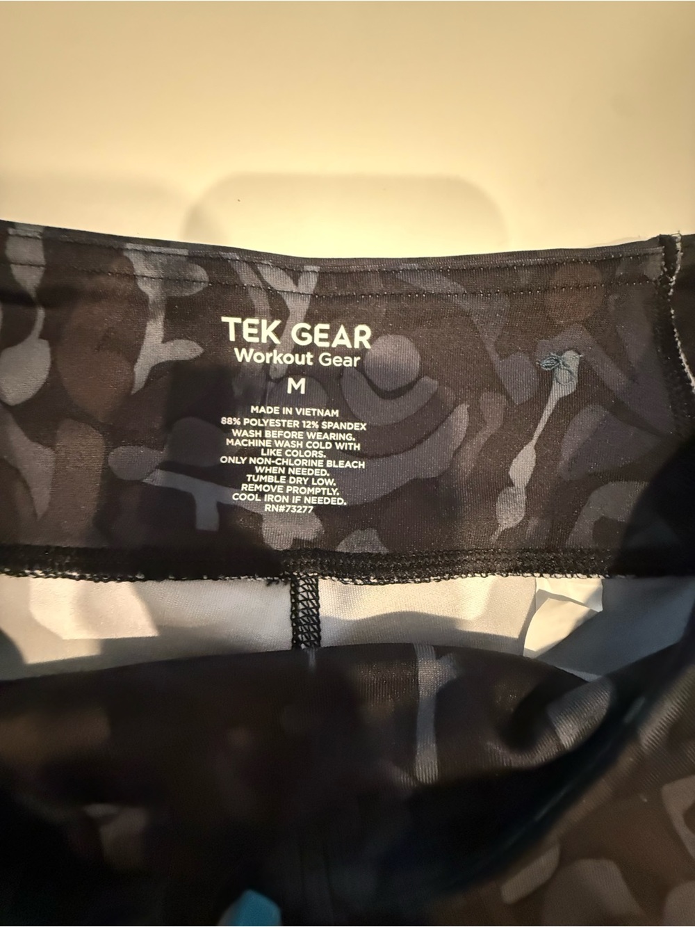 TEK GEAR WOMENS BLACK CAMO BIKE SHORTS SIZE MEDIUM - Picture 2 of 4